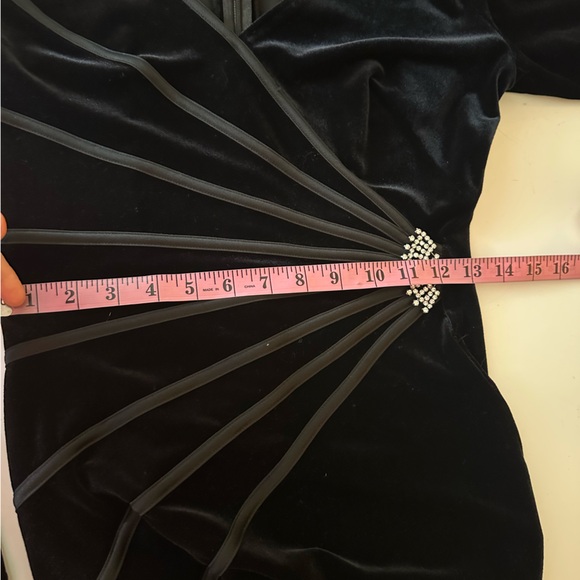 Tadashi Shoji Black Velvet LongSleeve Sparkly Jewel Pendant Side MaxiDress NWT S - Picture 14 of 16